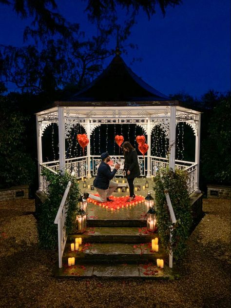 Gazebo Proposal Decorations, Proposal Set Up Ideas Outside Night, Proposal Ideas Gazebo, Romantic Proposal Setup, Proposal Ideas Garden, Gazebo Engagement Ideas, Gazebo Proposal Ideas, Cute Proposal Ideas Engagement, Gazebo Proposal