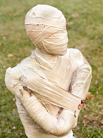 Having sloughed off their mortal casings, dirt-stained mummies escape their vaults to haunt this spine-chilling scene. Mummy Diy, Dungeon Ideas, Unique Cosplay, Monster Mud, Halloween Decorations To Make, Halloween Social, Hallowen Ideas, Spooky Stuff, Haunted Forest