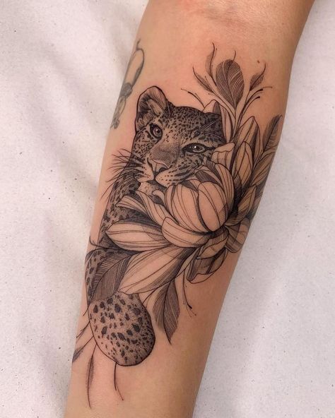 Jaguar Tattoo, Leopard Tattoos, Dope Tattoos For Women, Tattoo Feminina, Discreet Tattoos, Small Tattoo Designs, Sleeve Tattoos For Women, Feminine Tattoos, Dope Tattoos