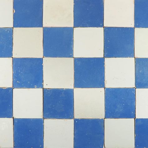 Blue Tile Aesthetic, Blue And White Checkered Floor, Brazilian Tiles, Blue And White Tile Bathroom, Blue And White Backsplash, White And Blue Tile, Blue White Tile, Kitchen Backplash, Blue Floor Tile