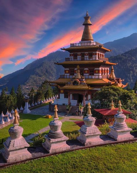 Bhutan Aesthetic, Bhutan Architecture, Bhutan Food, Punakha Bhutan, Bhutan Travel, Country Aesthetic, Travel 2024, Asian Architecture, Nature Architecture