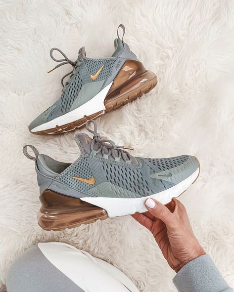 Women's Nike Air Max 270 Casual … seleccionado por LTK Trendy Tennis Shoes, Bling Nike Shoes, Swarovski Nike, Shoes Tennis, Mode Hippie, Women's Slip On Shoes, Womens Tennis Shoes, Nike Air Shoes, Cute Nike Shoes