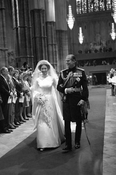 Princess Anne Wedding Dress, Princess Anne Wedding, Princesa Anne, Herzogin Von Cambridge, Royal Wedding Gowns, Timothy Laurence, Wedding Fotos, Princesa Real, Rainha Elizabeth Ii