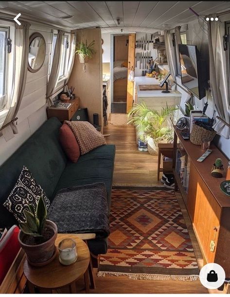 Narrow Boat Interior Ideas, Houseboat Living Interiors, Narrow Boat Interior, Narrow Boats For Sale, Canal Boat Interior, Narrowboat Interiors, Boat Interior Design, Boat House Interior, Houseboat Living