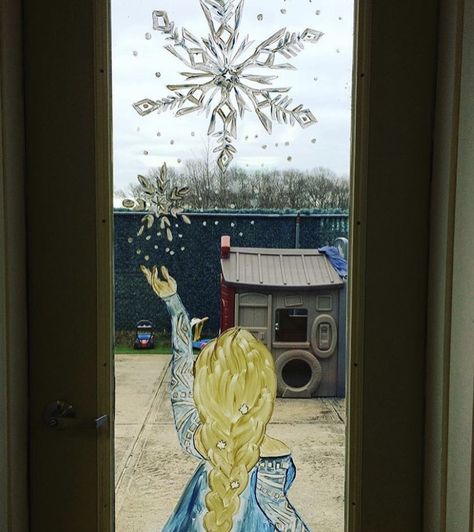 Disney Window Painting, Frozen Window Painting, Disney Christmas Window Painting, Winter Window Painting Ideas, Frozen Window, Frozen Bedroom, Painted Window Art, Window Paintings, Window Paint