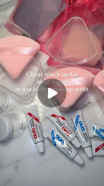 Allison Kaye on Instagram: "Comment “touch up kit” and I’ll send you the links to everything I have in my client touch up kits as a celebrity makeup artist! No gate keeping here 🫶🏻 #celebritymakeupartist #celebritymua #celebritymakeup #makeupartist #touchupkit #makeupartist #professionalmakeupartist #taylorswift #SuperBowl" Makeup Artist Touch Up Kit, Makeup Touch Up Kit, Makeup Artist Kit, Makeup Mistakes, Mini Makeup, Celebrity Makeup Artist, Professional Makeup Artist, A Celebrity, Celebrity Makeup