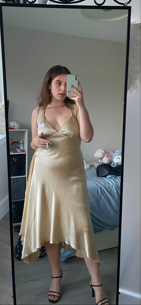 Midsize Body Reference Drawing, Mid Size Maxi Dress, Prom Dress Inspo Midsize, Midsize Slip Dress, Maxi Dress Mid Size, Mid Size Dress Formal, Mid Size Reference, Prom Midsize, Midsize Slip Dress Outfit