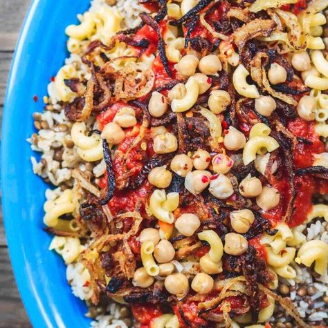 Lentil Rice Recipe, Egyptian Koshari Recipe, Koshari Recipe, Arabisk Mad, Lentil Rice, Spiced Lentils, The Mediterranean Dish, Lentils And Rice, Egyptian Food