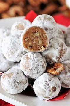 Inside of Kentucky Bourbon Balls Image Bourbon Balls Recipe, The Kitchen Is My Playground, Bourbon Balls, Rum Balls, Boozy Desserts, Kentucky Bourbon, Candy Recipes Homemade, Christmas Candy Recipes, Wafer Cookies