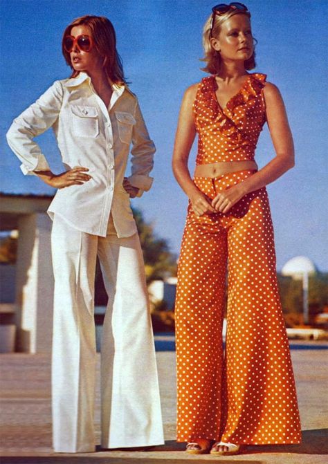 50 Awesome and Colorful Photoshoots of the 1970s Fashion and Style Trends Moda Z Lat 70., 70s Fashion Disco, Colorful Photoshoot, 1970 Fashion, Fashion 1970s, Disco Fashion, Mode Hippie, 60s 70s Fashion, Fashion 70s