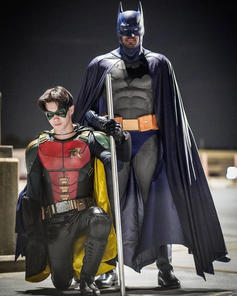 Batman And Robin Cosplay, Batman And Robin Costume, Batman And Robin Costumes, Bat Suit, Batman Concept Art, Men Models, Robin The Boy Wonder, Robin Costume, Robin Cosplay