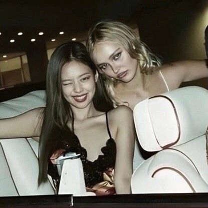 Jennie And Lily Rose Depp, Lily Depp, Blackpink Debut, Lily Rose Depp, Lily Rose, Lady And Gentlemen, Blackpink Jennie, Korean Singer, Role Models