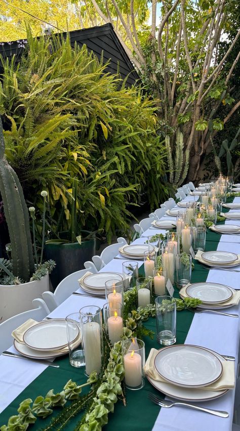 Garden Party 21st Birthday, 21st Dinner Party, Green Birthday Aesthetic, Green Aesthetic Party, Green Themed Party, Green Garden Party, 35 Birthday, Forest Birthday Party, Garden Dinner