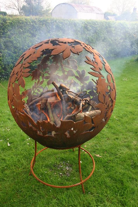 Fire Pit Sphere, Diy Fire Pit Ideas, Fire Pit Gallery, Outside Fire Pits, Fire Pit Materials, Metal Fire Pit, Concrete Fire Pits, Garden Fire Pit, Wooden Pergola