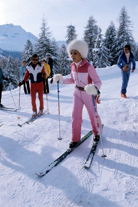 Sand Skiing, Vintage Ski Photos, Empress Farah, Apres Ski Outfit, Farah Pahlavi, Ski Pics, Apres Ski Outfits, Ski Aesthetic, Farah Diba