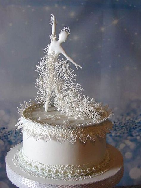 11 Uniquely Chic Christmas Cakes — Cake Wrecks Winter Torte, Royal Icing Cakes, Cake Wrecks, Christmas Cake Designs, Winter Cake, Unique Cakes, Special Cake, Holiday Cakes, Cake Designs Birthday