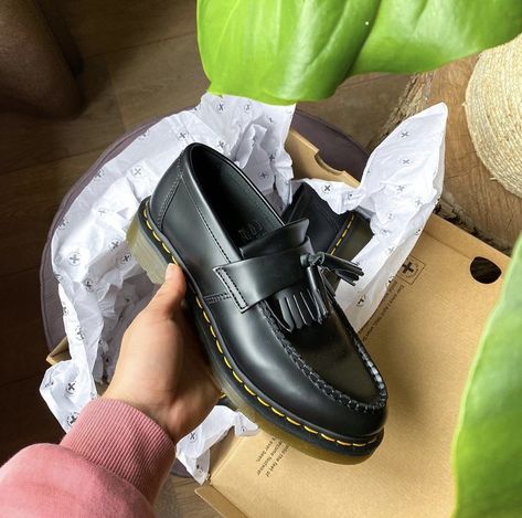 picture of an unboxing of doc Martens loafers Xmas Moodboard, Doc Marten Loafers, Doc Martens Loafers, Martens Loafers, Dr Martens Loafers, Doc Martens Mens, Sneakers Outfit Men, Vintage Mens Fashion, Hype Shoes