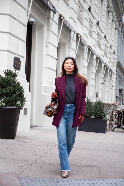 Burgundy Jacket Outfit Winter, Burgundy Outfits For Women Casual, Maroon Blazer Outfits For Women, Magenta Blazer Outfit, Burgandy Blazer Outfit, Maroon Blazer Women, Burgundy Blazer Outfit Woman, Burgundy Outfits For Women, Maroon Blazer Outfit