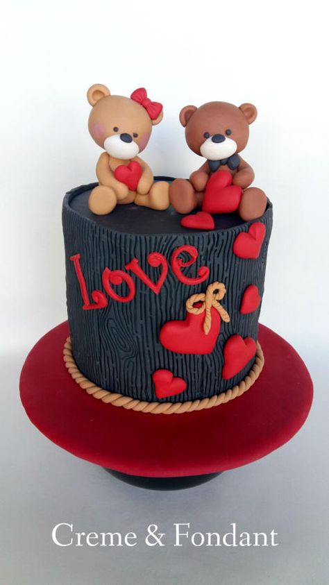 Bears  in love cake by Creme & Fondant Bears In Love, Fondant Cake Designs, Mini Torte, Mini Tortillas, Valentines Day Cakes, Valentine Cake, Wedding Cakes Vintage, Bear Cakes, Holiday Cakes