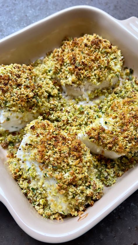 Cashew Crusted Halibut, Almond Crusted Halibut, Christmas Halibut Recipes, Hazelnut Crusted Halibut, Crispy Halibut Recipes, Pistachio Crusted Mahi Mahi, Pistachio Crusted Grouper, Pistachio Crusted Cod, Mediterranean Halibut Recipes