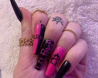 Emo Acrylic Nails Coffin, Cute Emo Nails Acrylic, Nail Tech Nail Ideas, Nail Ideas Emo, Lil Peep Inspired Nails, Pink Grunge Nails, Nail Designs Emo, Anarchy Nails, Lil Peep Nails Acrylic