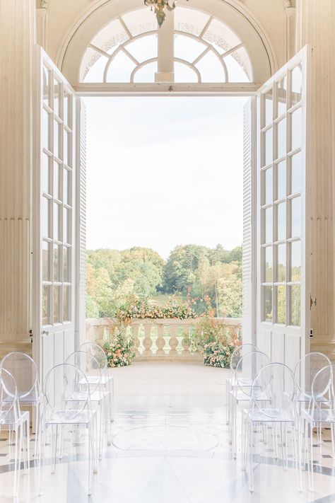 French Chateau Wedding Inspiration - Kristin Sautter French Chateau Wedding Inspiration, French Chateau Weddings, French Chateau Wedding, European Elegance, Elegant Wedding Inspiration, Chateau Wedding, French Architecture, Wedding Inspiration Summer, Chateau France