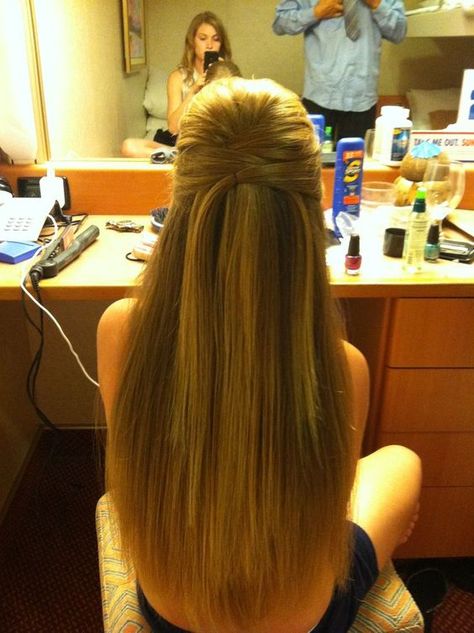 Gorgeous Hair Updo Straight Formal Hairstyles, Straight Prom Hair, Hairstyles For Long Straight Hair, Straight Hairstyles Medium, Hoco Hairstyles, Long Blonde, Prom Hairstyles, Long Straight Hair, Hairstyles For Long Hair