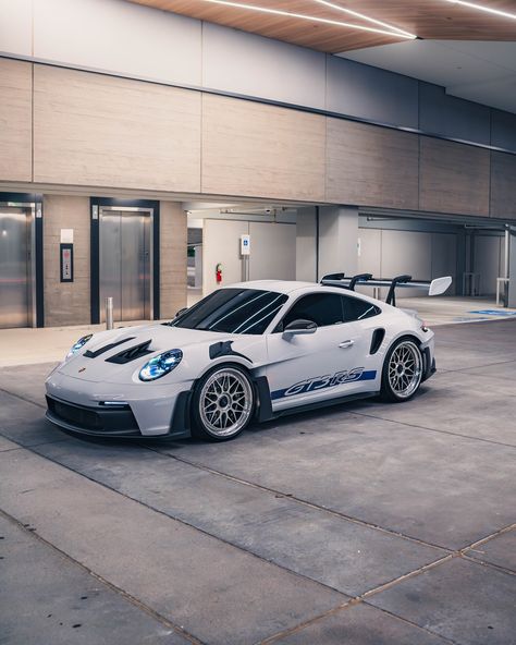 Midnight run, the extended edition. Featuring this beautiful GT3RS on @hre_wheels 300 wheels on @michelinusa rubber. Quick pit stop @mcdonalds | @uac.27 📸 @pralovethapa #porsche #porscheclassic #porsche911 #gt3rs #gt3rsweissach #flatsix Porsche 911gt3 Rs, Gt 3 Rs, Midnight Run, Porsche Gt3 Rs, Porsche Gt3, Gt3 Rs, Classic Porsche, German Cars, Car Lover