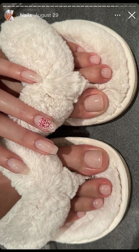 Milk Nails Pedicure, Natural Nail Pedicure, Pedicure Ideas Natural, Pedicure Ideas Pale Skin, Nude Nails Toes, Neutral Toenails, Pedicure Nude Colors, Old Money Pedicure, Nude Toes Pedicure