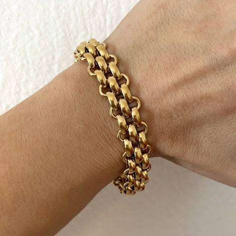 Big Gold Bracelet, Aesthetic Bracelet, Chunky Gold Bracelet, Expensive Jewelry Luxury, Gold Link Bracelet, Bracelets Gold, Jewelry Accessories Ideas, Women Office, Chunky Bracelets