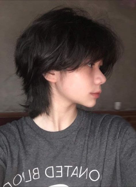 Hangodango on tiktok Latest Haircut For Men, Shaved Haircut, Non Binary Haircuts, Tomboy Haircut, Short Hair Tomboy, Tomboy Hairstyles, Short Grunge Hair, Mode Emo, Latest Haircuts