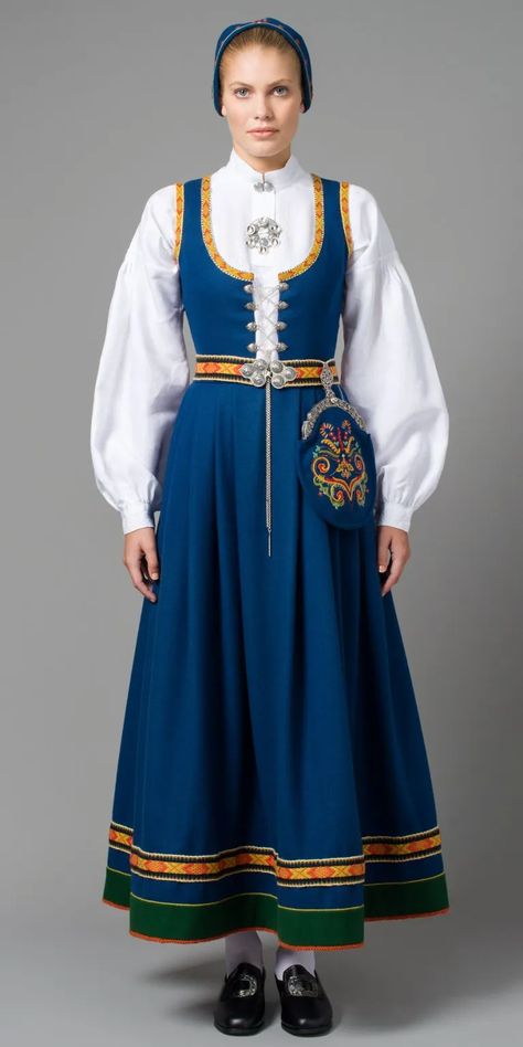 From Dirndl to Bunad: How a German sewing pattern became Norway’s traditional dress – Costume Closet Couture Dirndl Pattern, German Traditional Dress, Swedish Dress, Norwegian Clothing, Norwegian Bunad, Scandinavian Dress, Scandinavian Costume, Swedish Clothing, German Outfit