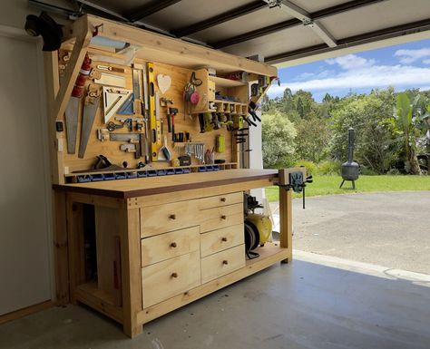 Built In Garage Workbench, Workbench In Closet, Workbench With Drawers Plans, Modular Workbench, Build A Router Table, Workshop Bench, Workbench Ideas, Garage Workbench Plans, Garage Workshop Layout