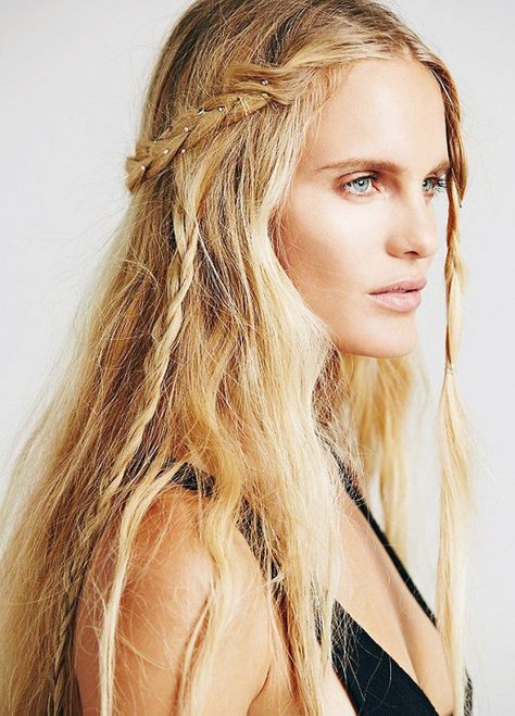 The Top 5 Summer Hair Ideas on Pinterest via @byrdiebeauty Hippie Hair, Side Braid, Messy Hair, Boho Hairstyles, Hair Envy, Grunge Hair, Messy Hairstyles, Hair Dos, Hair Day