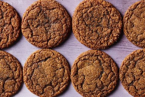 Gingerbread Latte Cookies Recipe (with Video) - NYT Cooking Toffee Bark, Toll House Chocolate Chip, Easy Oatmeal, Gingerbread Latte, Soft Sugar Cookies, Caramel Cookies, Nyt Cooking, Chocolate Chip Recipes, Spiced Coffee