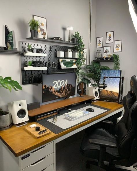 Gaming Pc Desk Setup, Desk Makeover Ideas, Calm Workspace, Work Nook, Tranquil Office, Workstation Design, Minimal Desk Setup, Desk Decor Ideas, Small Game Rooms