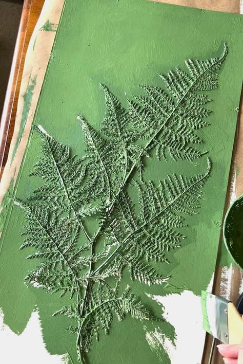 How to Make Beautiful Framed DIY Botanical Wall Art - Perfecting Places Pressed Leaves Wall Art, Fern Art Diy, Pressed Leaf Art Diy, Diy Botanical Prints, Diy Botanical Art, Diy Rustic Wall Art, Diy Nature Art, Leaf Wall Art Diy, Leaf Prints Art