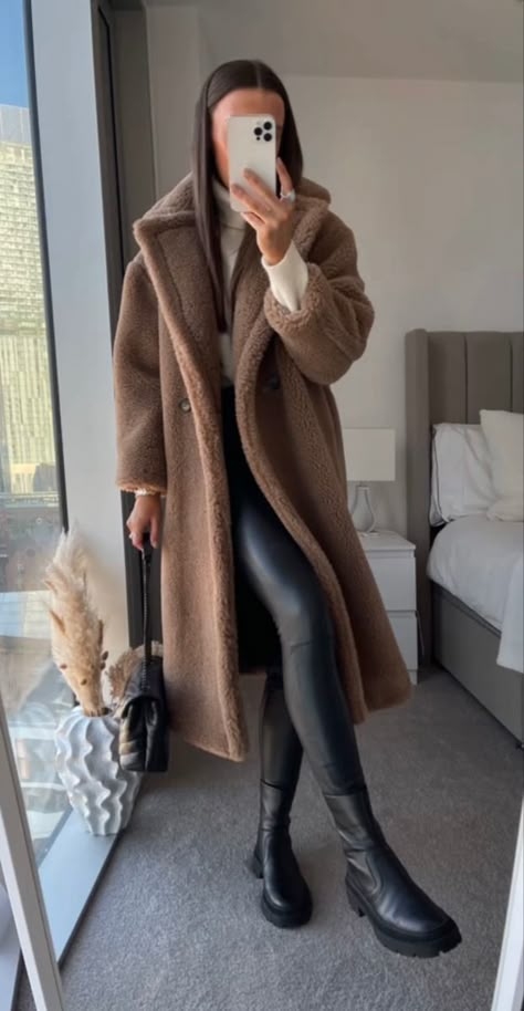 Oversized Coat Outfit, Chicago Outfit, Nyc Outfits, Stylish Winter Outfits, Europe Outfits, Winter Fashion Outfits Casual, Cozy Winter Outfits, Cold Outfits, Brown Coat