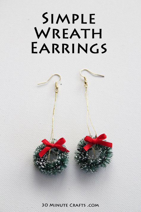 30 Minute Crafts, Easy Jewelry Making Ideas, Christmas Jewelry Diy, Wreath Earrings, Simple Wreath, Weihnachten Diy, Quick And Easy Crafts, Easy Jewelry, Jewelry Making Earrings