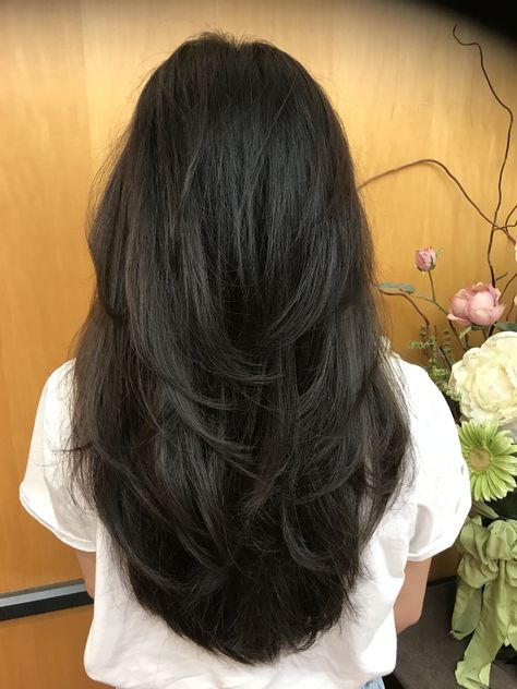 Long thick layer Black Wavy Layered Hair, Bra Length Hair, Black Hair Layers, Black Straight Hair, Wavy Layered Hair, Long Layered Bob, 2025 Goals, Black Hair With Highlights, Hair With Highlights