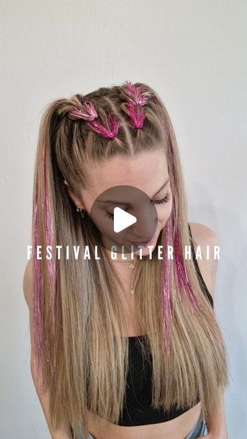 Poppy ✨️♏️ on Instagram: "Hairstyle w glitters you HAVE to try for your next festival 🎼💕🎧💿   .  .  #braidedhair #braidedhairstyles #festivalhair #festivalhairstyles #partyhair #partyhairstyle #funhair #funhairstyles #coiffure #hair #hairstyle #hairstylevideo #hairstyletutorial #summerhairstyles #summerhair #halfuphair #rubberbandhairstyles #trendingreels #trending #viral #halfuphairstyle" Glitter In Part Of Hair, Rave Hairstyles With Fake Hair, Rave Hair Glitter, Cute Rave Hairstyles For Long Hair, Braiding Hair Extensions Tutorials, Edc Hairstyles Braids, Rave Ponytail, 4th Of July Hair Ideas, Easy Rave Hairstyles