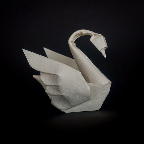 Swan designed and folded by Steve De Clercq (source: ) #origami #swan Paper Swan Aesthetic, Origami Person, Origami Aesthetic, Swan Origami, Paper Swan, Origami Birds, Origami Swan, Origami Bird, Paper Birds