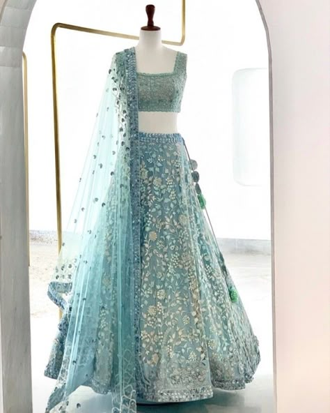 Blouse Designs Lehenga Choli, Lehenga From Saree, Lehenga Aesthetic, Aesthetic Lehenga, Simple Lehenga Designs, Latest Lehenga Blouse Designs, Lehenga Designs Latest, Indian Wedding Gowns, Simple Lehenga