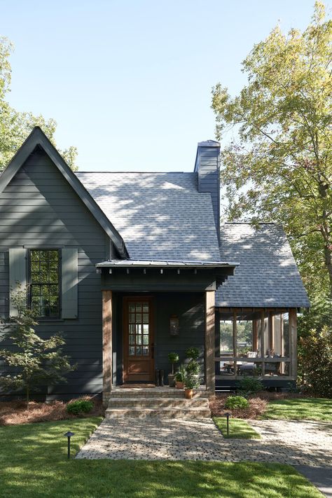 Grey Black And Brown House Exterior, New Zealand Houses Exterior, Gray Shingles Roof, Black Window House Exterior, Best Exterior Colors For Small Houses, Black Foundation House, White Windows With Black Trim, Cabin Curb Appeal, Dark Siding House