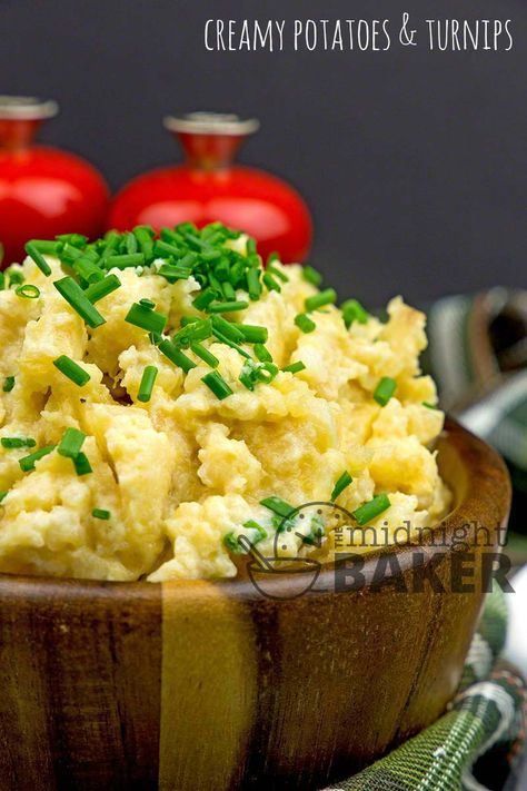 Creamy Potatoes And Turnips Mashed Turnip Recipes, Thanksgiving Mashed Potatoes Recipe, Thanksgiving Recipes Side Dishes Easy, Mashed Potatoes Thanksgiving, Christmas Menus, Turnip Recipes, Creamy Potatoes, Thanksgiving Side Dishes Easy, Holiday Dinner Table