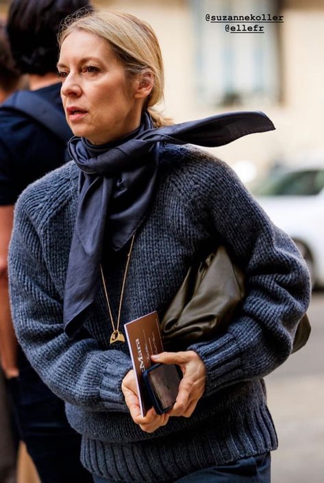 Dress Like A Parisian, The Sartorialist, Dapper Style, Paris Dresses, Looks Street Style, How To Wear Scarves, Looks Chic, Mode Inspo, Warm Outfits