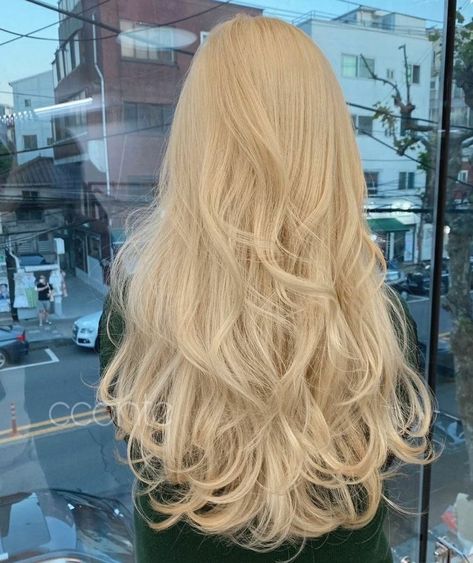 Blond Korean Hair, Korean Hair Blonde, Blonde Hair Claim, Korean Hair Color Blonde, Blonde Korean Hair, Gold Beige Hair, Korean Blonde Hair, Hair Styles Blonde, Blonde Hair Korean