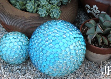 Marble Gazing Globe Cheap Outdoor Patio Ideas, Gazing Globe, Garden Globes, Outdoor Crafts, Diy Outdoor Decor, 1 Dollar, Diy Store, Outdoor Diy Projects, Outdoor Diy