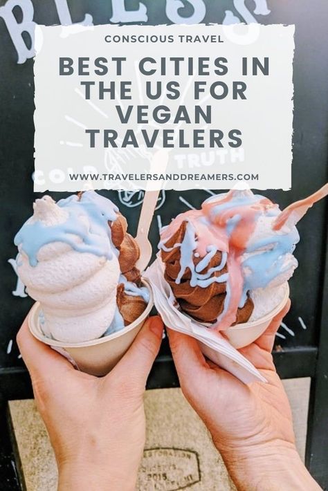 Doing a US trip but not sure which places are vegan-proof? Here's a list of the 8 best vegan cities in the US according to travel bloggers! Vegan Travel Food, Eating Healthy At Restaurants, Atlanta Brunch, Vegan Market, Catching Flights, Best Vegan Restaurants, California Restaurants, Vegan Grocery, Vegan Guide