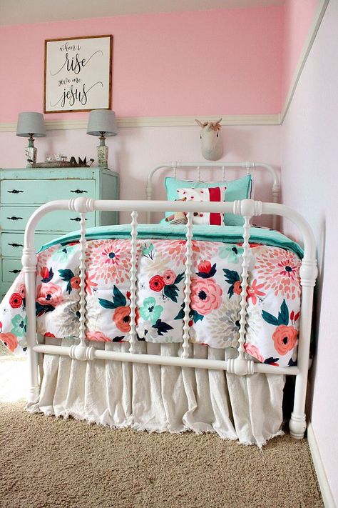 Girls bedroom Girls Bedroom Makeover, Shared Girls Bedroom, Big Girl Bedrooms, Teen Girl Bedroom, Shared Room, Girl’s Room, Metal Bed, Big Girl Rooms